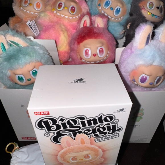 Labubu Happiness Big Into Energy (Authentic) - Picture 10 of 15